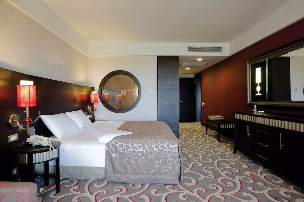 CORNELIADIAMOND_SHABAVIZ (22).jpg